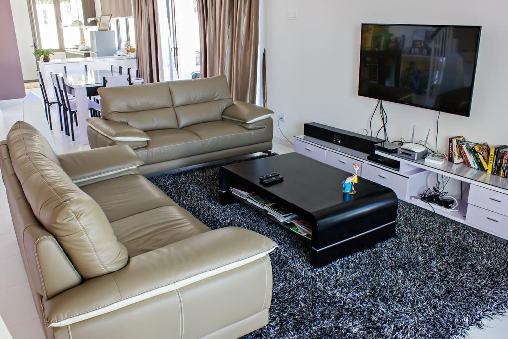 R Residence Jelutong Extérieur photo